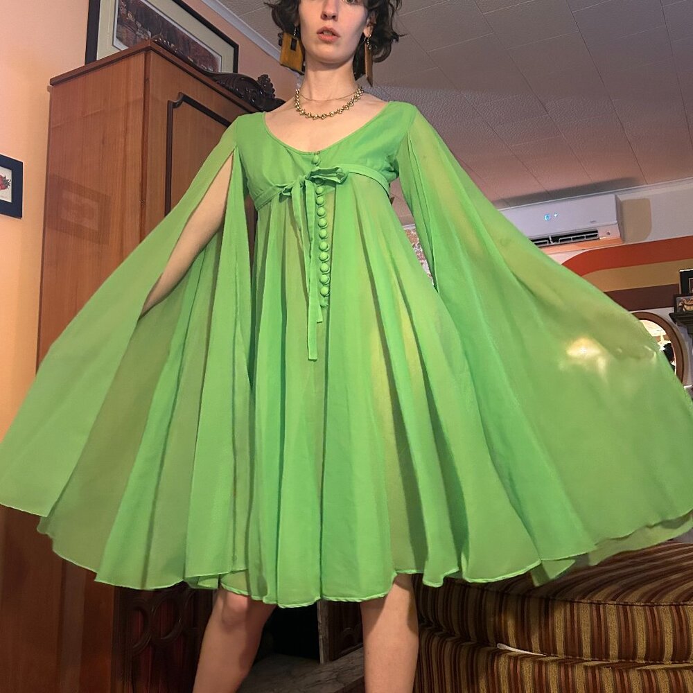 Nina Ricci 1960s neon green chiffon babydoll butterfly bellsleeve mini night gow - Picture 9 of 13